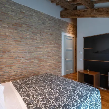 Sei Sequoie Nature&charme