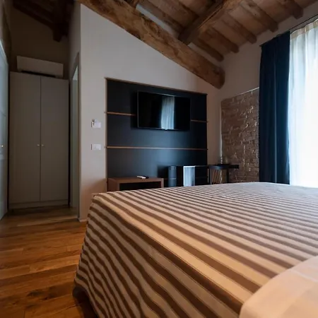 Sei Sequoie Nature & Charme